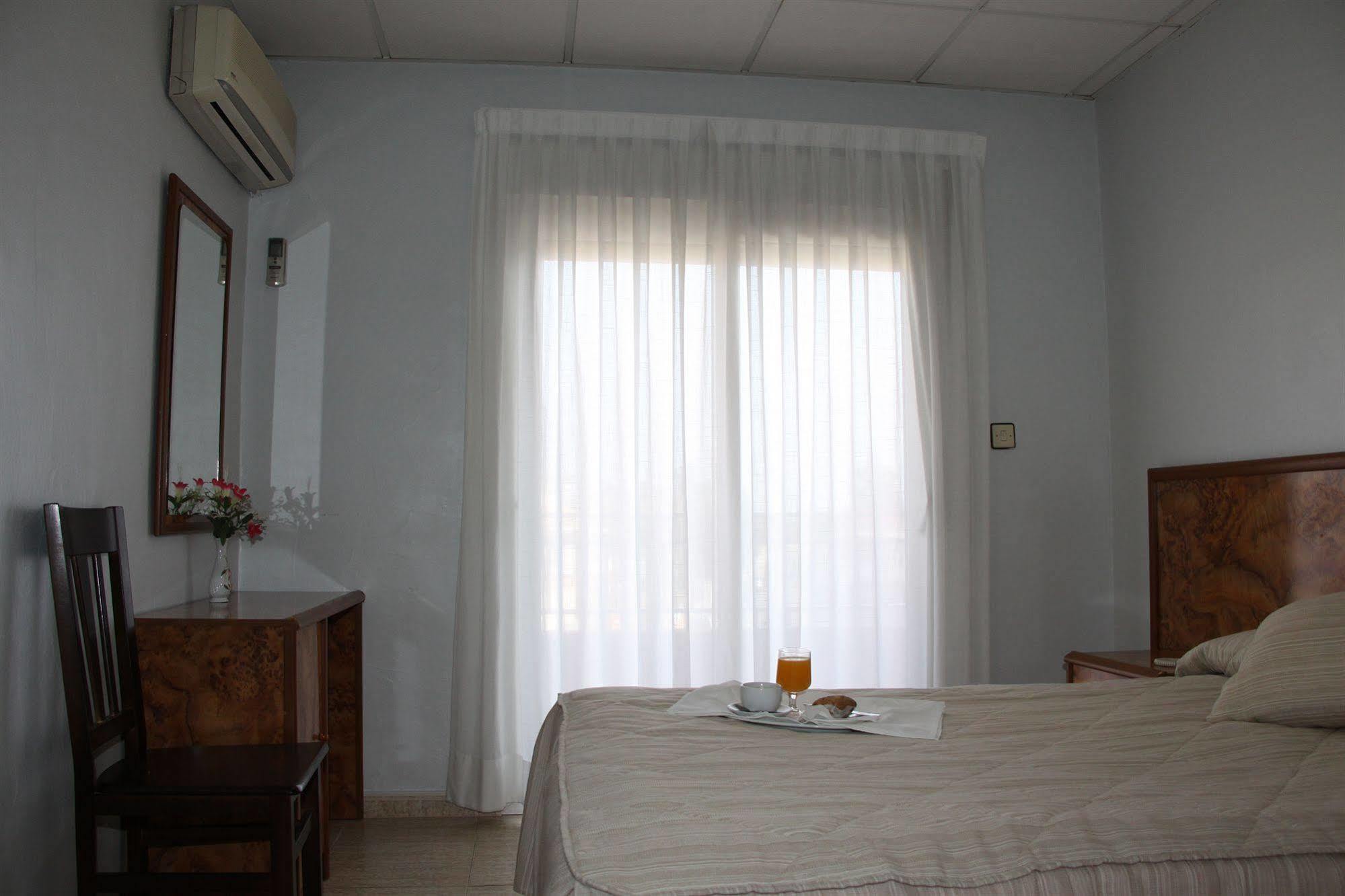 Hotel Trabuco Santiago De La Ribera Buitenkant foto